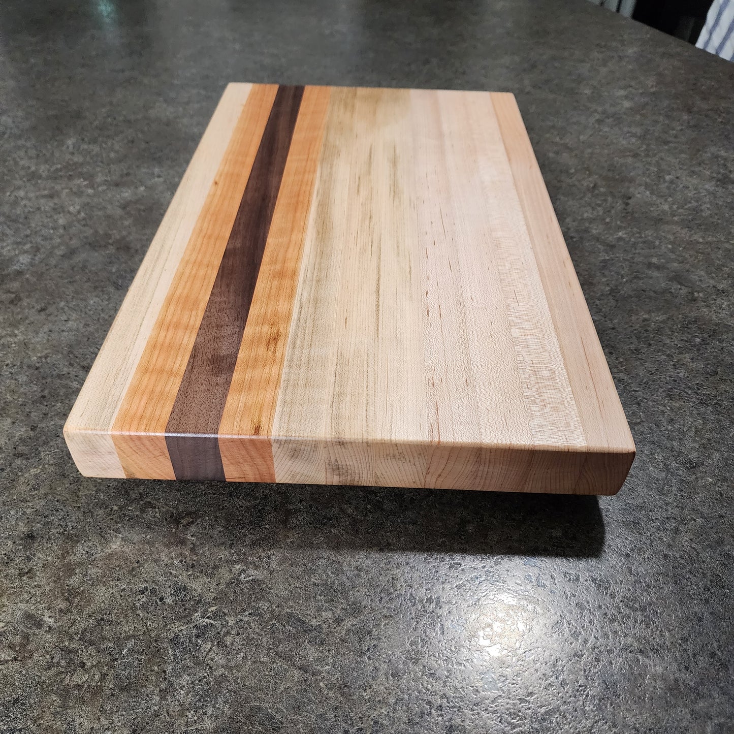 Edge Grain Cutting Board