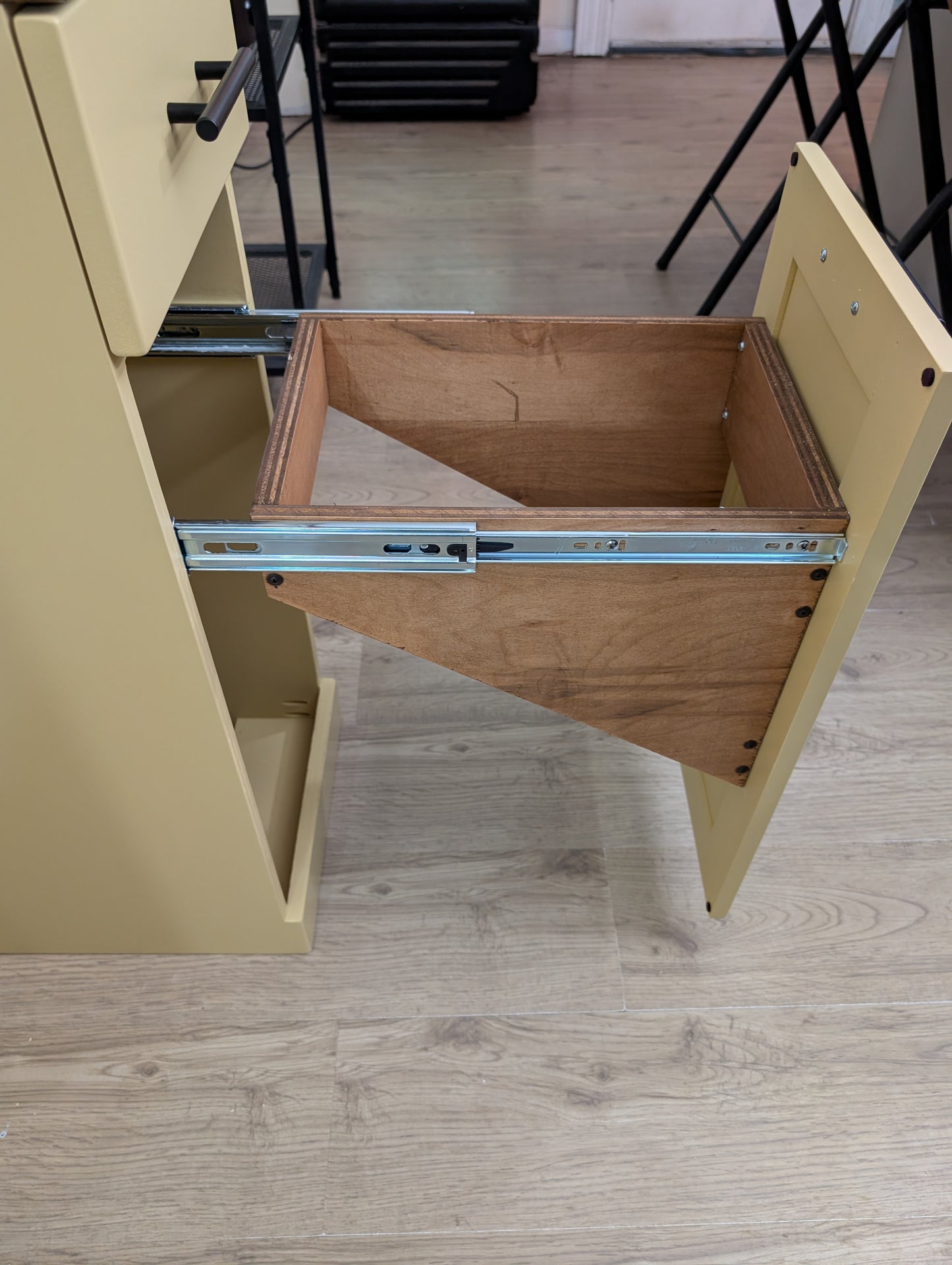 Trash Can Cabinet(Tall Pullout)